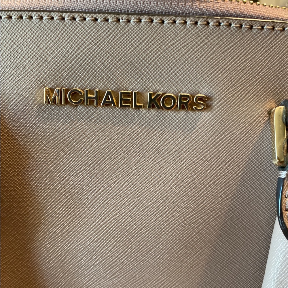 Michael Kors purse - Picture 5 of 8